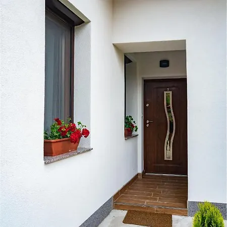 House Nr. 10